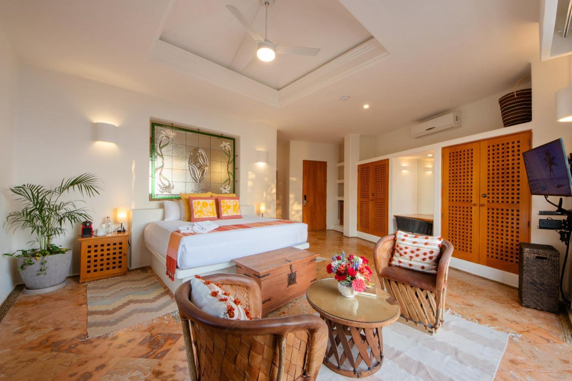Divina Luxury Hotel 5*