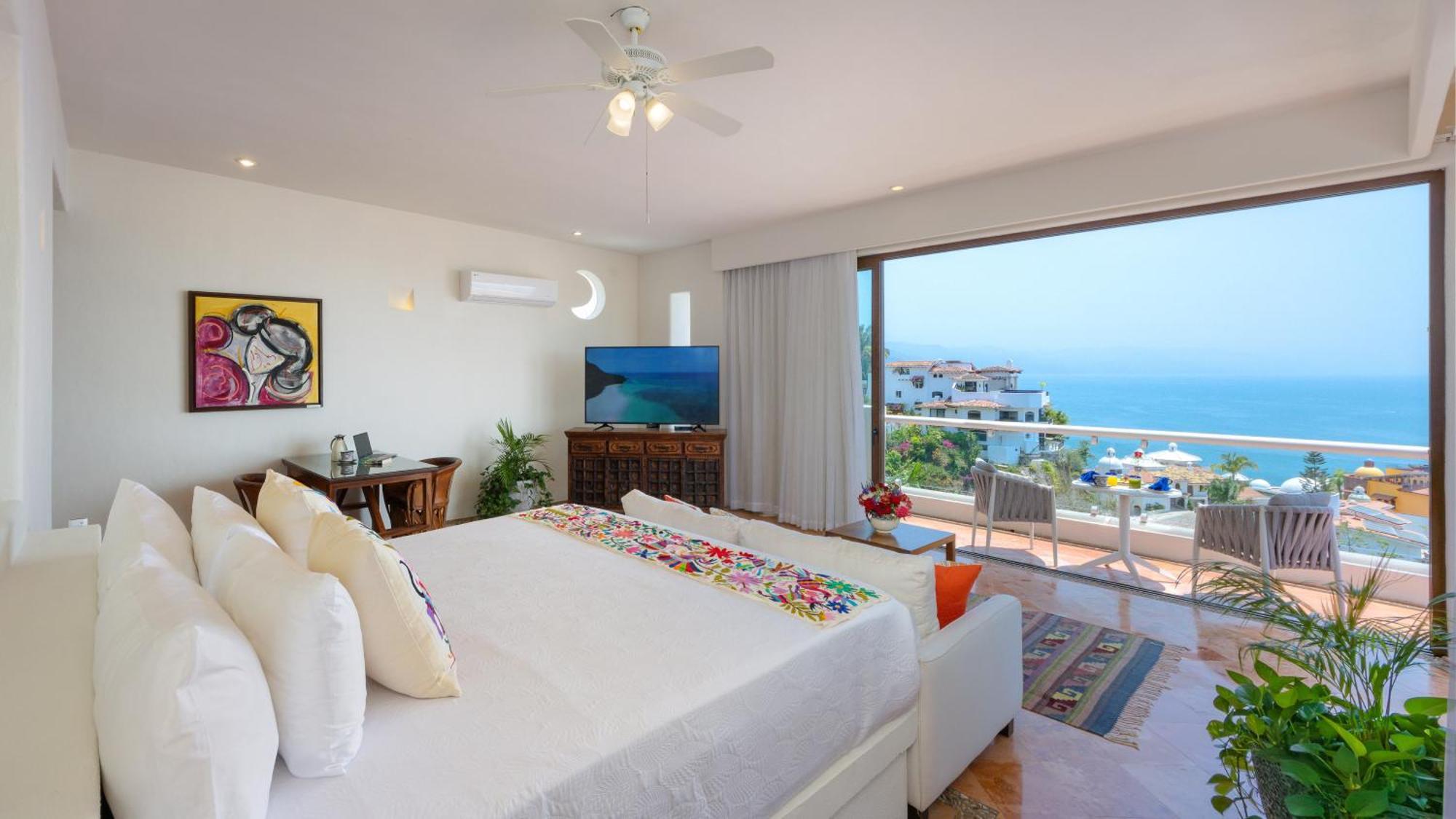 Divina Luxury Hotel 5*